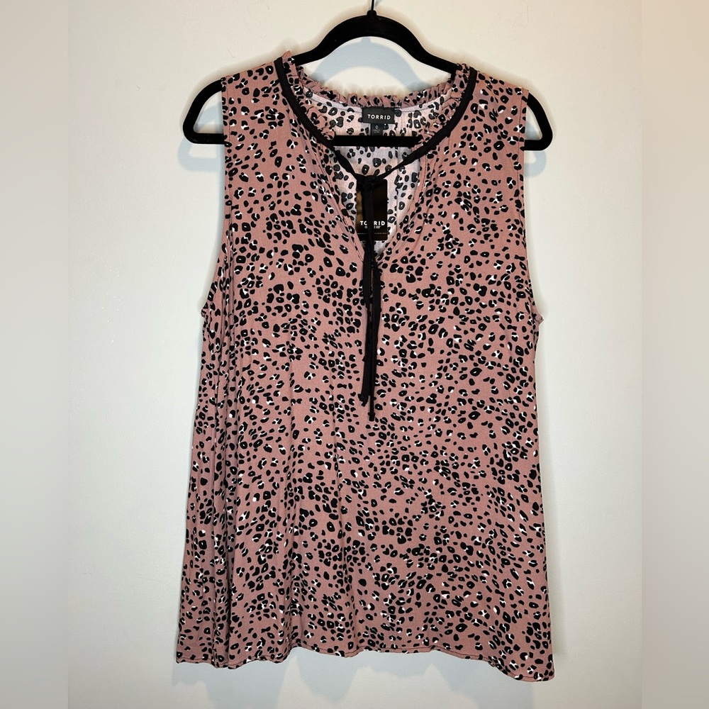 Torrid Black and Brown Leopard Print Mock Tie Neck Sleeveless Blouse NWT Size 0